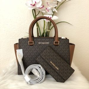 🎉HOLIDAY SALE🎉MICHAEL KORS Medium Selma Set